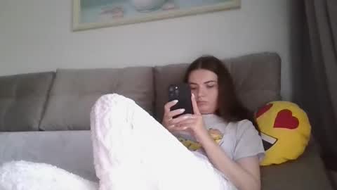 Snapshot of _hidden_frommymoom_ chatting on 05/20/26, 05:24 Criss4u online show from 05/20/26, 05:24