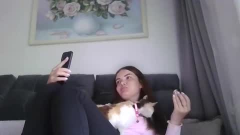 Snapshot of _hidden_frommymoom_ chatting on 05/31/26, 03:41 Criss4u online show from 05/31/26, 03:41