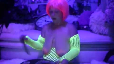 _hitgirly_ online show from 03/04/26, 05:35