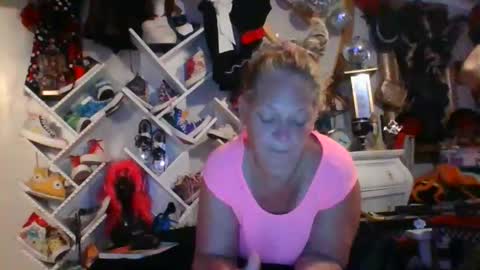 Snapshot of _hitgirly_ chatting on 05/07/26, 04:18 _hitgirly_ online show from 05/07/26, 04:18