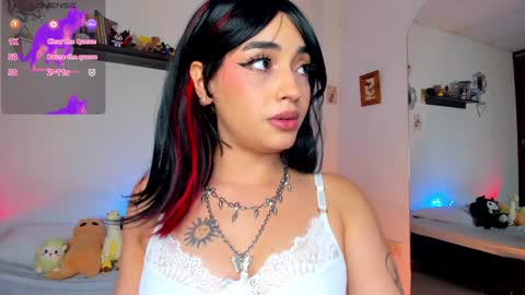 Snapshot of _hotpink chatting on 01/31/25, 12:17 Jenn  online show from 01/31/25, 12:17