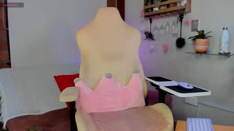 _hottie__ online show from 12/05/24, 08:22