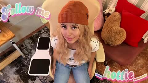 _hottie__ online show from 01/14/25, 08:59