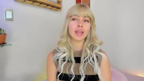 _hottie__ online show from 09/09/25, 05:23