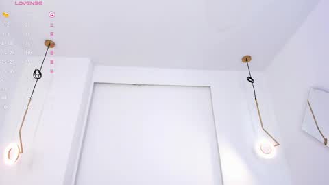 Snapshot of _huge_boobs_ebony chatting on 02/26/25, 10:42 Darlis online show from 02/26/25, 10:42