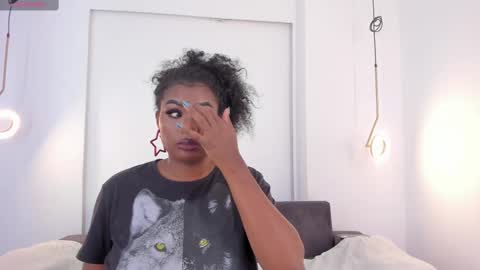 Snapshot of _huge_boobs_ebony chatting on 03/05/25, 07:27 Darlis online show from 03/05/25, 07:27