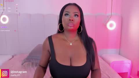Snapshot of _huge_boobs_ebony chatting on 09/08/25, 07:24 Darlis online show from 09/08/25, 07:24