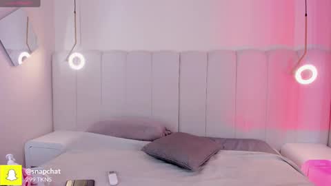 Snapshot of _huge_boobs_ebony chatting on 09/23/25, 07:28 Darlis online show from 09/23/25, 07:28