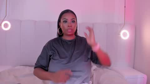 Snapshot of _huge_boobs_ebony chatting on 11/28/25, 07:49 Darlis online show from 11/28/25, 07:49