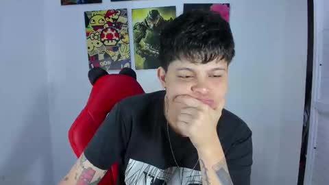 Snapshot of _ian_sweet chatting on 12/17/25, 07:20 ian online show from 12/17/25, 07:20