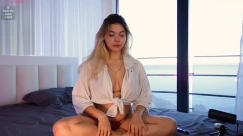 Snapshot of _iowaa_ chatting on 12/04/25, 07:28 Maria online show from 12/04/25, 07:28