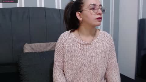 Snapshot of _isaabellaa chatting on 01/19/25, 11:23 Isa online show from 01/19/25, 11:23