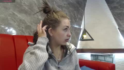 Snapshot of _isaabellaa chatting on 02/11/25, 11:21 Isa online show from 02/11/25, 11:21