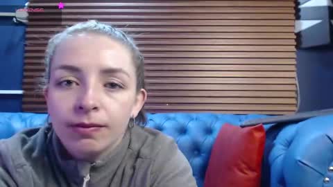 Snapshot of _isaabellaa chatting on 02/13/25, 11:39 Isa online show from 02/13/25, 11:39