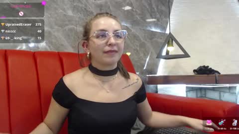 Snapshot of _isaabellaa chatting on 02/14/25, 05:46 Isa online show from 02/14/25, 05:46