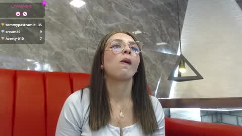 Snapshot of _isaabellaa chatting on 02/20/25, 05:40 Isa online show from 02/20/25, 05:40