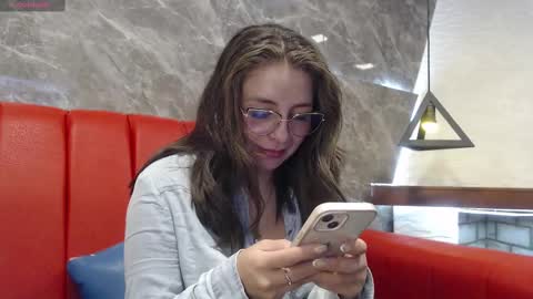 Snapshot of _isaabellaa chatting on 03/04/25, 05:45 Isa online show from 03/04/25, 05:45