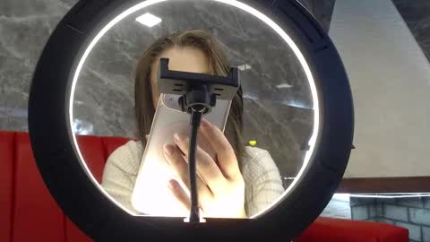 Snapshot of _isaabellaa chatting on 03/10/25, 05:29 Isa online show from 03/10/25, 05:29