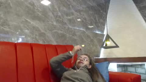 Snapshot of _isaabellaa chatting on 03/12/25, 11:20 Isa online show from 03/12/25, 11:20