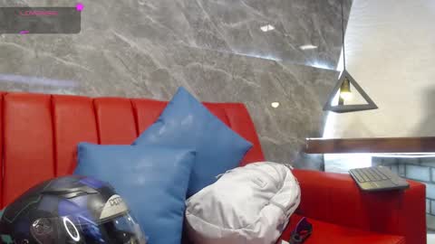 Snapshot of _isaabellaa chatting on 03/12/25, 06:22 Isa online show from 03/12/25, 06:22