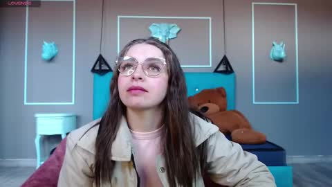 Snapshot of _isaabellaa chatting on 09/17/25, 12:07 Isa online show from 09/17/25, 12:07