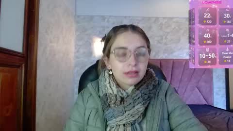 Snapshot of _isaabellaa chatting on 10/17/25, 11:57 Isa online show from 10/17/25, 11:57