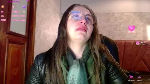 Snapshot of _isaabellaa chatting on 10/24/25, 01:07 Isa online show from 10/24/25, 01:07