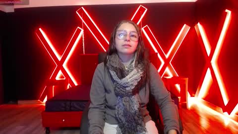 Snapshot of _isaabellaa chatting on 11/12/25, 11:10 Isa online show from 11/12/25, 11:10