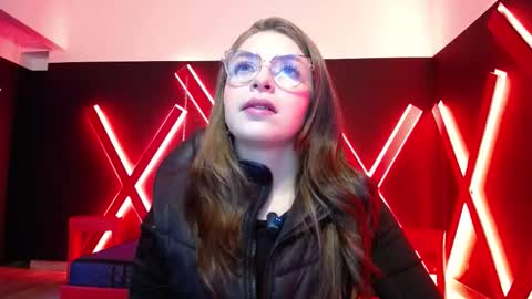 Snapshot of _isaabellaa chatting on 12/01/25, 11:48 Isa online show from 12/01/25, 11:48