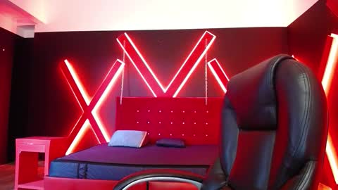 Snapshot of _isaabellaa chatting on 12/05/25, 02:03 Isa online show from 12/05/25, 02:03