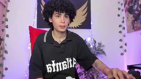 Snapshot of _jaay77 chatting on 12/17/24, 04:01 Jay online show from 12/17/24, 04:01