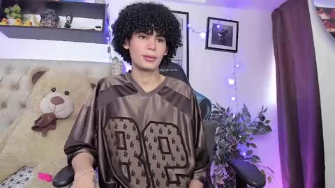 Snapshot of _jaay77 chatting on 12/17/24, 07:04 Jay online show from 12/17/24, 07:04