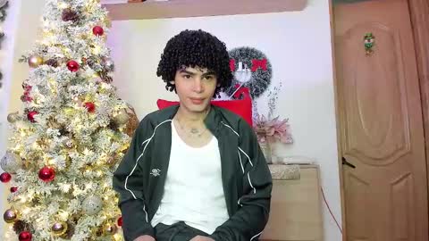 Snapshot of _jaay77 chatting on 12/28/24, 05:35 Jay online show from 12/28/24, 05:35