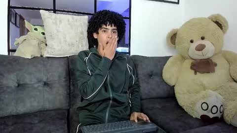 Snapshot of _jaay77 chatting on 01/17/25, 01:04 Jay online show from 01/17/25, 01:04