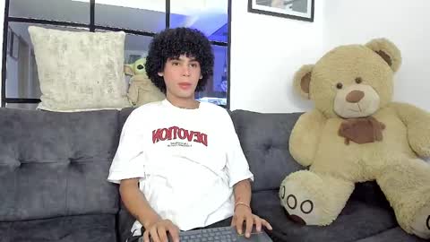 Snapshot of _jaay77 chatting on 01/19/25, 02:36 Jay online show from 01/19/25, 02:36