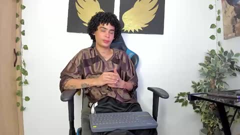 Snapshot of _jaay77 chatting on 02/02/25, 01:12 Jay online show from 02/02/25, 01:12