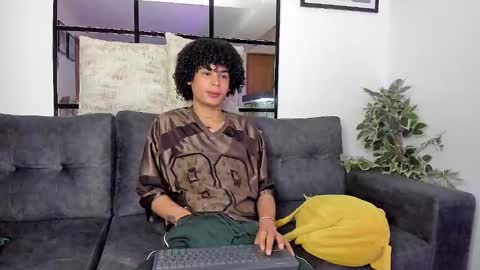 Snapshot of _jaay77 chatting on 02/07/25, 08:42 Jay online show from 02/07/25, 08:42