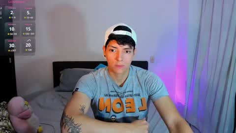 Snapshot of _jacobmiller__ chatting on 10/07/25, 10:29 J A C O B online show from 10/07/25, 10:29