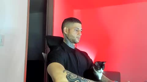 Snapshot of _jamesleandros chatting on 04/21/26, 01:42 jeison online show from 04/21/26, 01:42