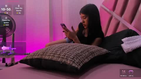 Snapshot of _jasmine_blush chatting on 04/28/26, 10:53 Jasmine online show from 04/28/26, 10:53