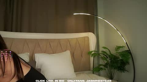 Snapshot of _jasminestea_ chatting on 10/14/25, 02:12 Candy online show from 10/14/25, 02:12