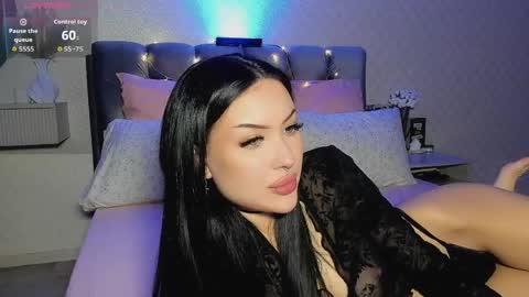 Jess blond and Leila brunette online show from 04/03/26, 07:17