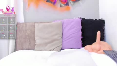 Snapshot of _jireh33_ chatting on 10/29/25, 07:37 online show from 10/29/25, 07:37