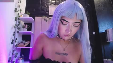 Mia online show from 01/24/25, 06:14