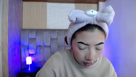 Mia online show from 09/25/25, 01:59