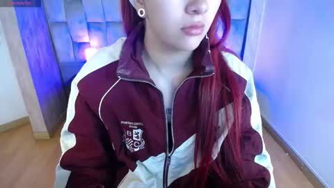 Mia online show from 09/29/25, 01:05