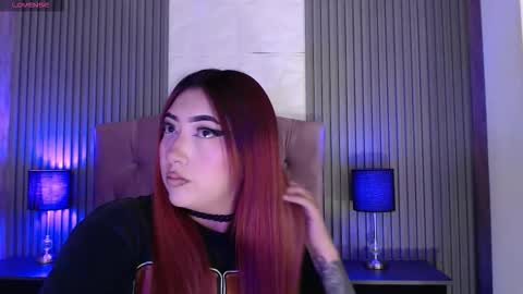 Mia online show from 11/12/25, 03:23