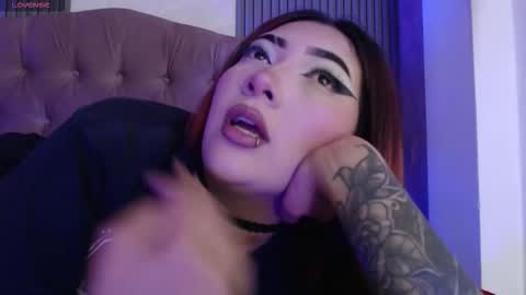 Mia online show from 11/20/25, 05:56