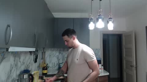 Snapshot of _joni_new_ chatting on 01/05/25, 09:37 Joni online show from 01/05/25, 09:37