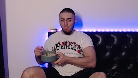 Snapshot of _joni_new_ chatting on 10/26/25, 02:06 Joni online show from 10/26/25, 02:06